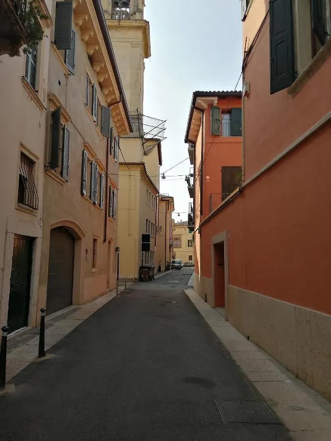 Verona Goddess House דירה